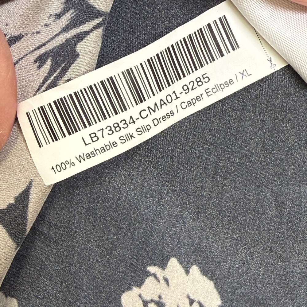 Quince 100% Washable Silk Slip Dress XL Caper Eclipse Floral V-Neck Midi LB73834 - Picture 3 of 11